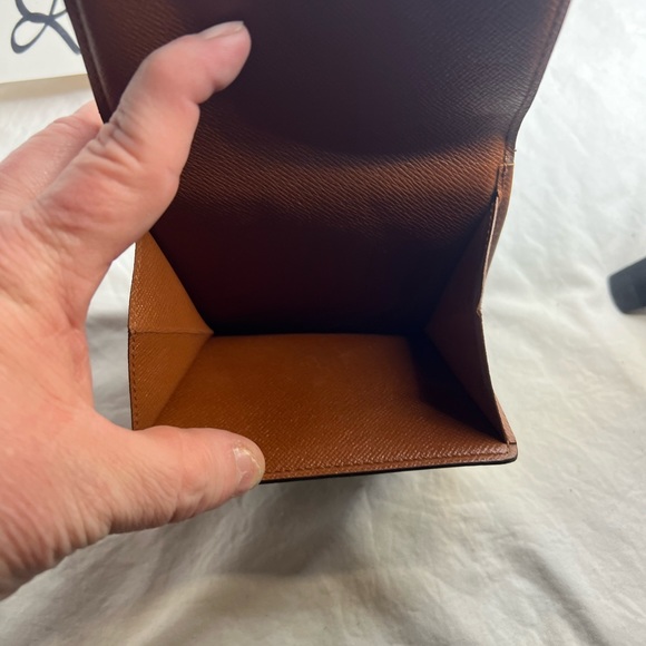 LV Wallet - Picture 3 of 5